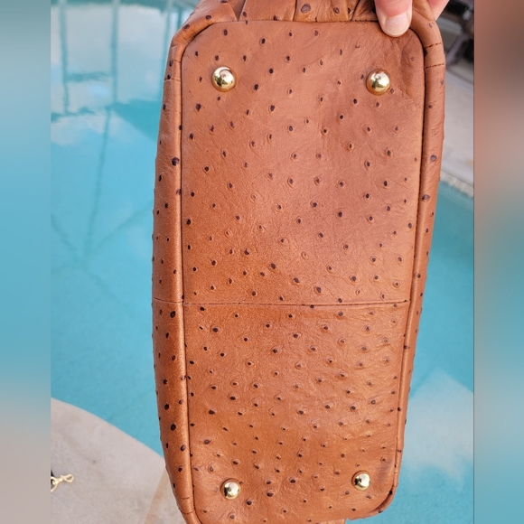 Got It Love It Large Textured Ostrich Print Leather Hobo/Crossbody/Tote - Picture 6 of 15